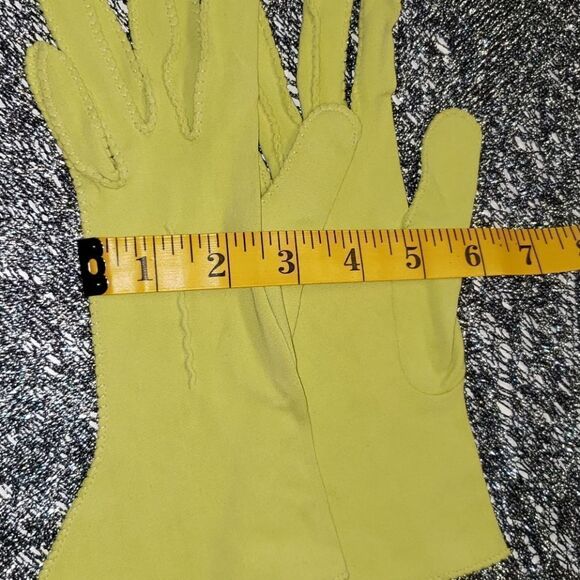 VNTG 50's/60's Nylon Gloves - Picture 5 of 5